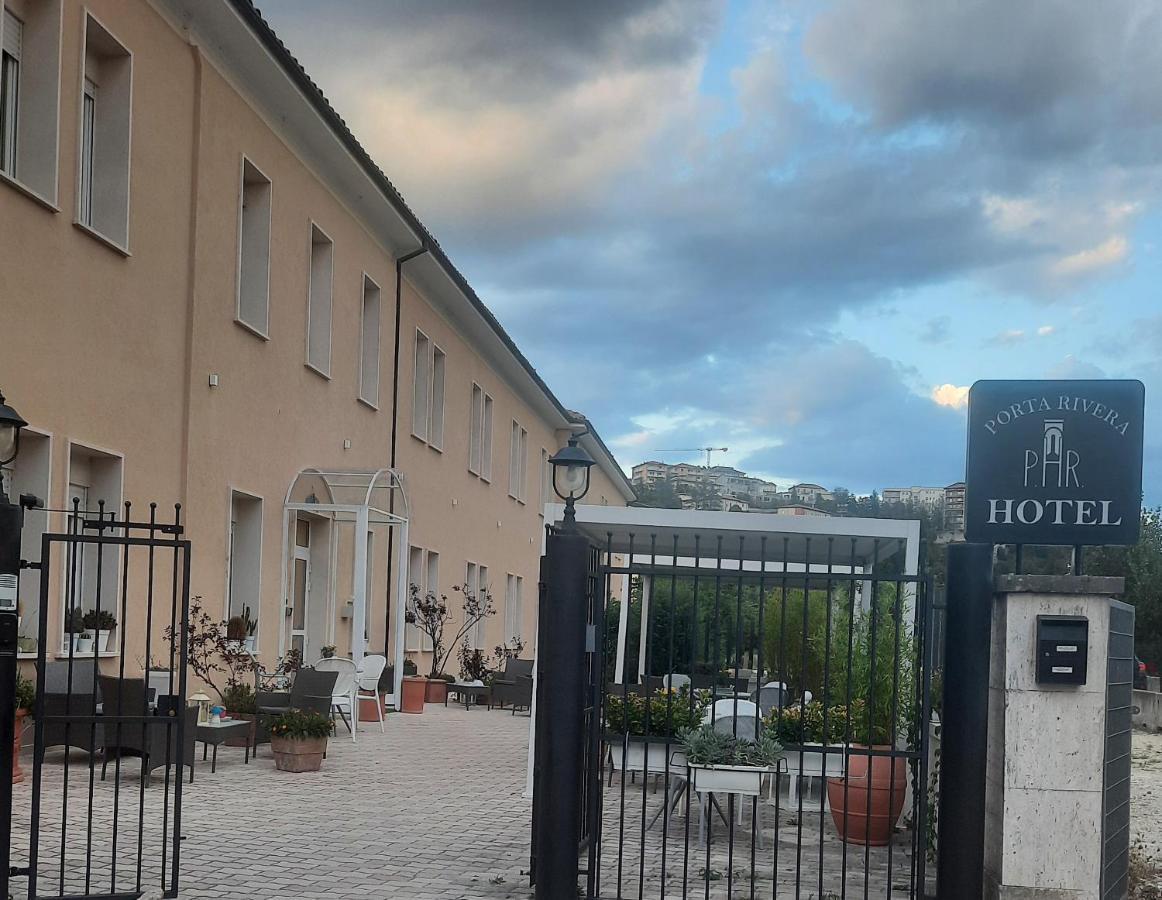 Hotel Porta Rivera Л'Аквіла Екстер'єр фото