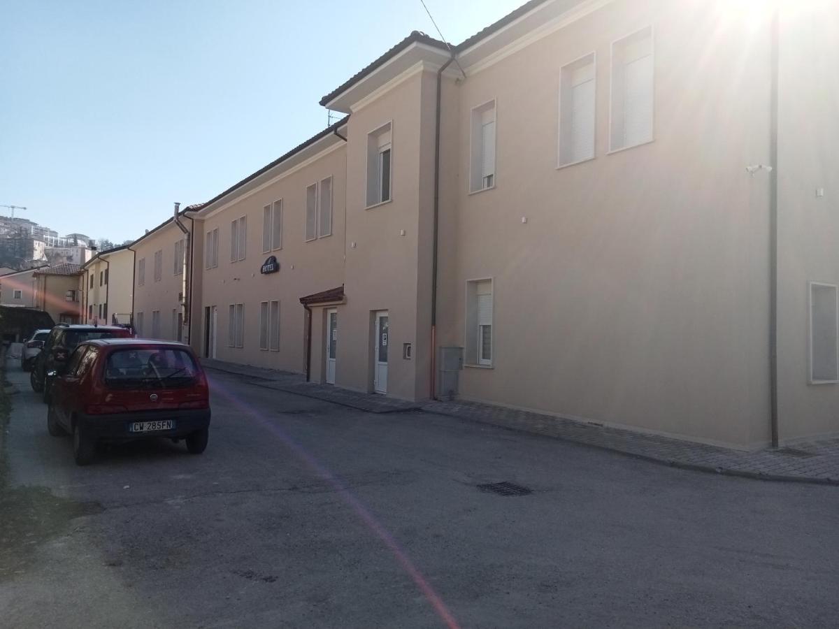 Hotel Porta Rivera Л'Аквіла Екстер'єр фото