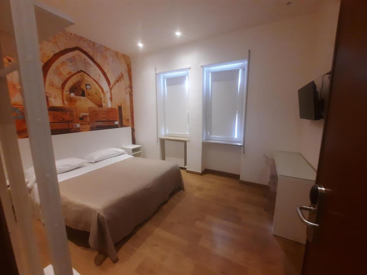 Hotel Porta Rivera Л'Аквіла Екстер'єр фото
