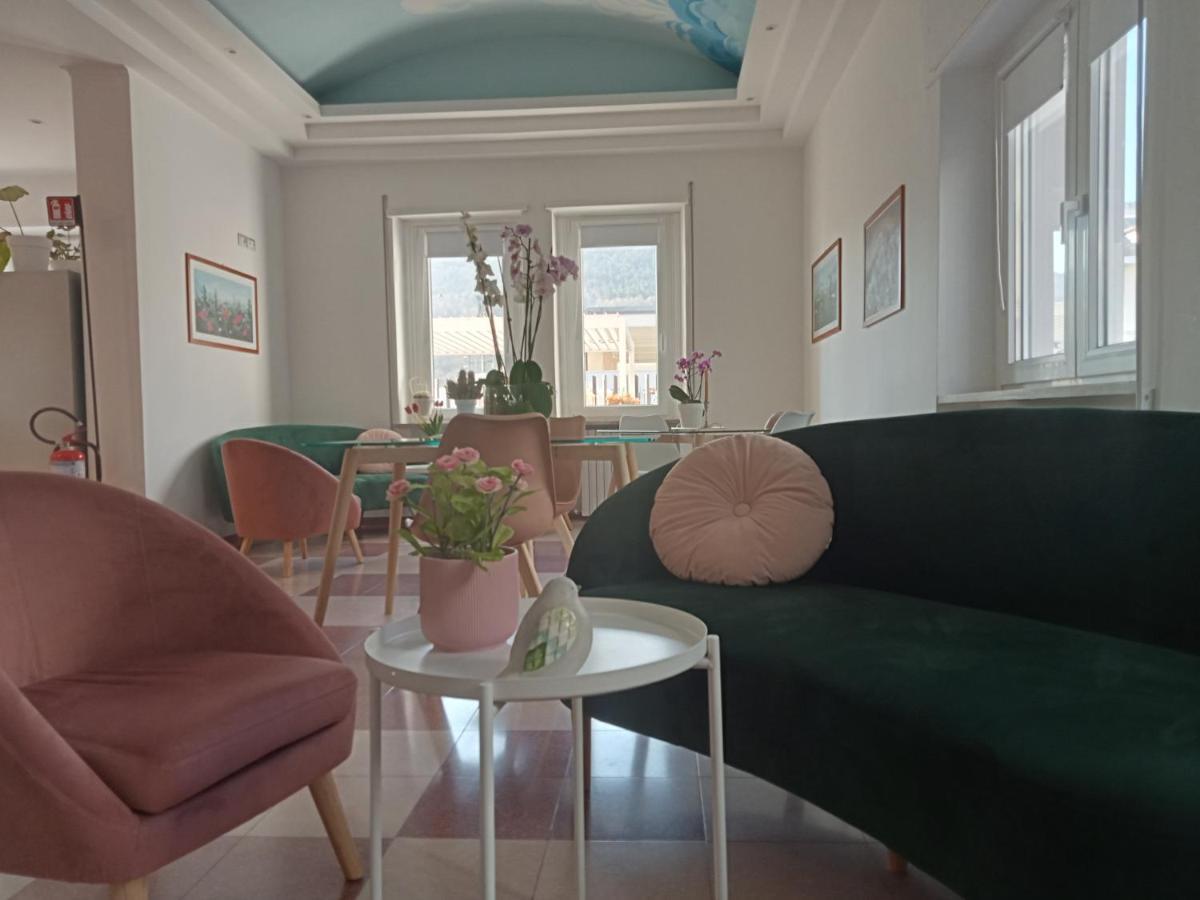 Hotel Porta Rivera Л'Аквіла Екстер'єр фото